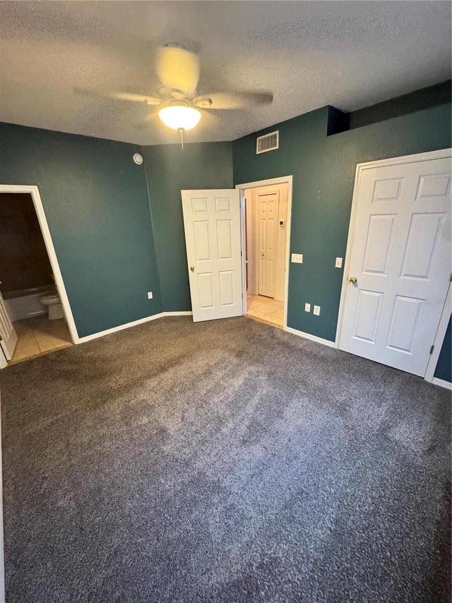 Image 20 of 30 For 6315 Rosefinch Court 101