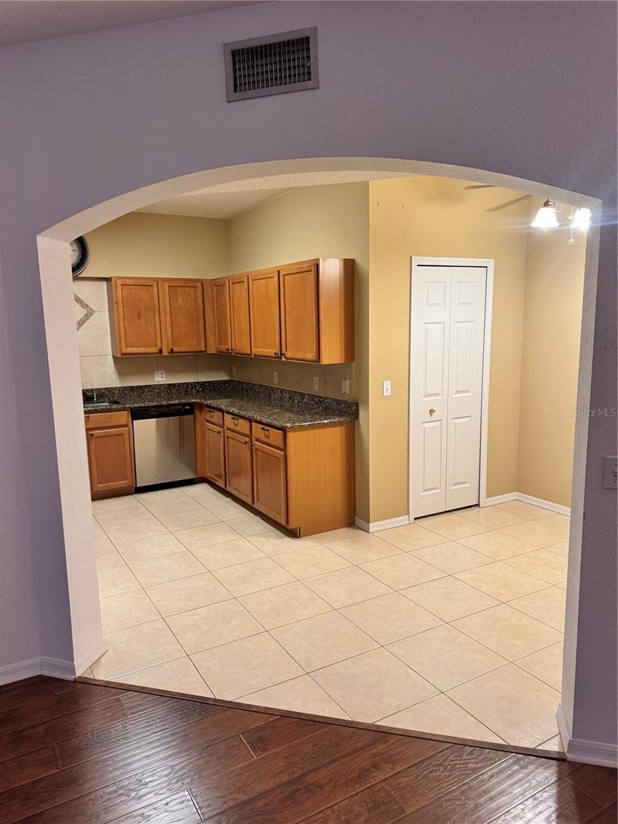 Image 8 of 30 For 6315 Rosefinch Court 101