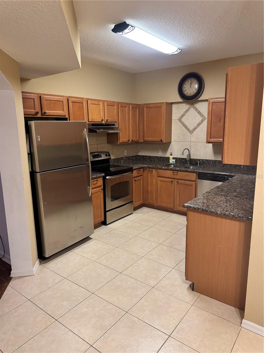 Image 9 of 30 For 6315 Rosefinch Court 101