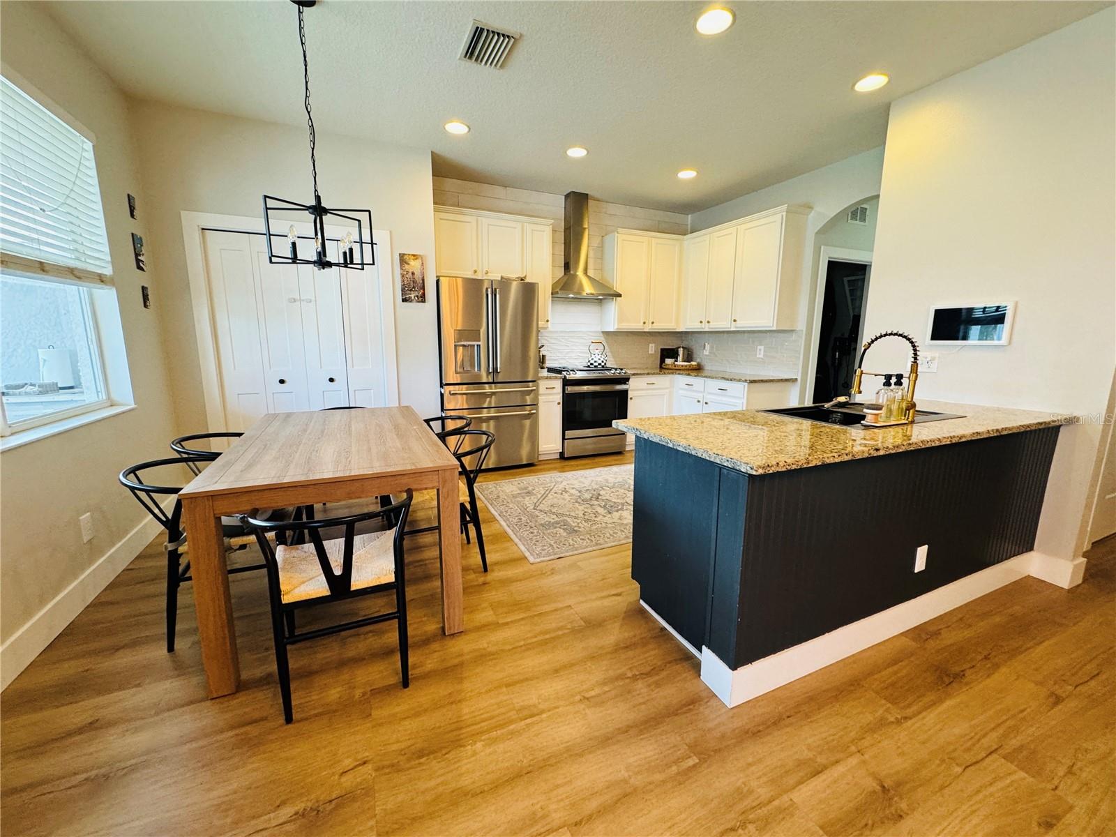 Image 11 of 18 For 15207 Searobbin Drive