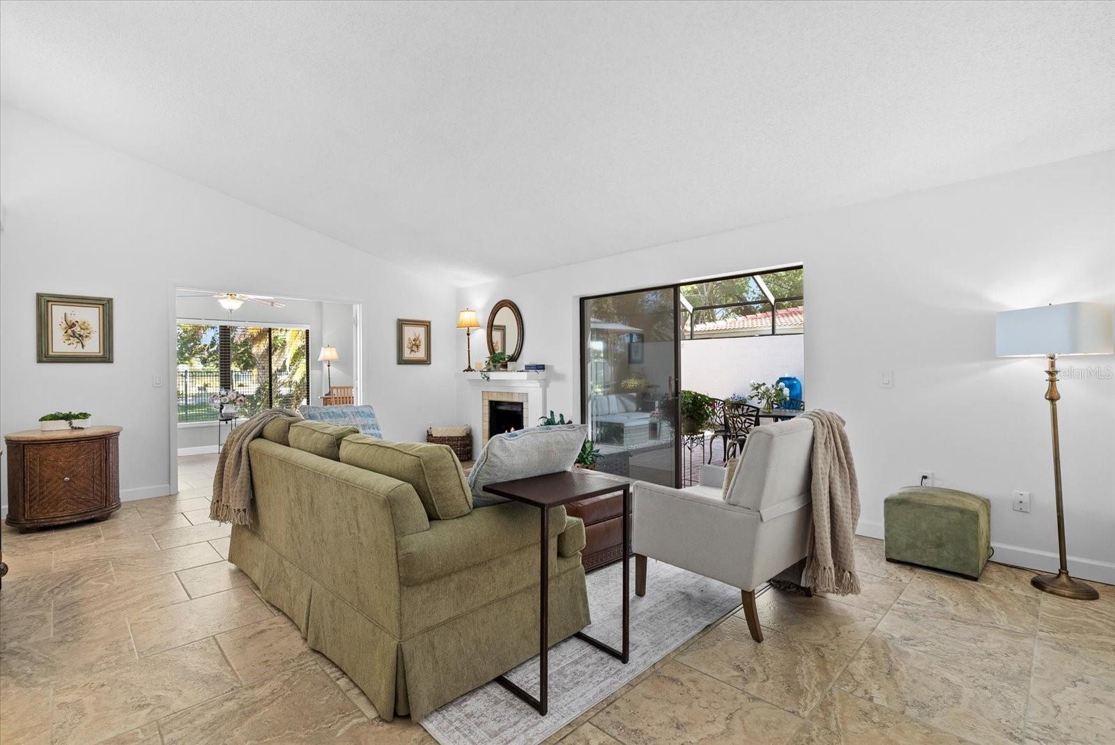 Image 14 of 71 For 6304 Sun Eagle Lane 19b