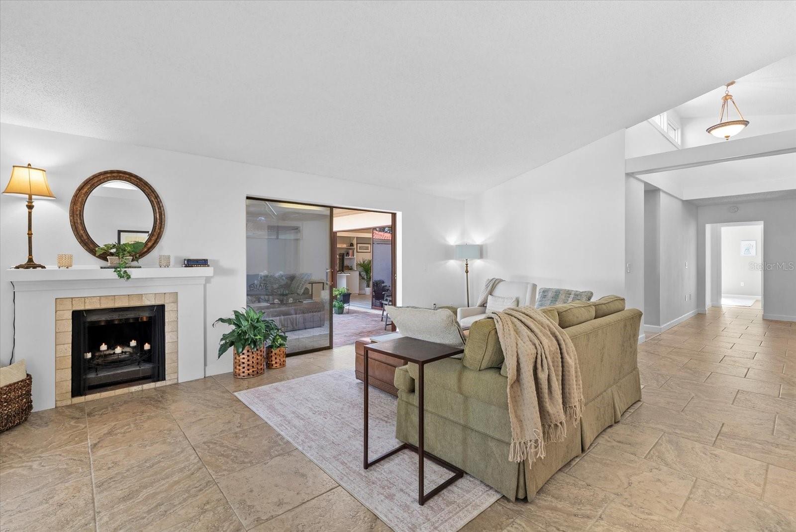 Image 15 of 71 For 6304 Sun Eagle Lane 19b