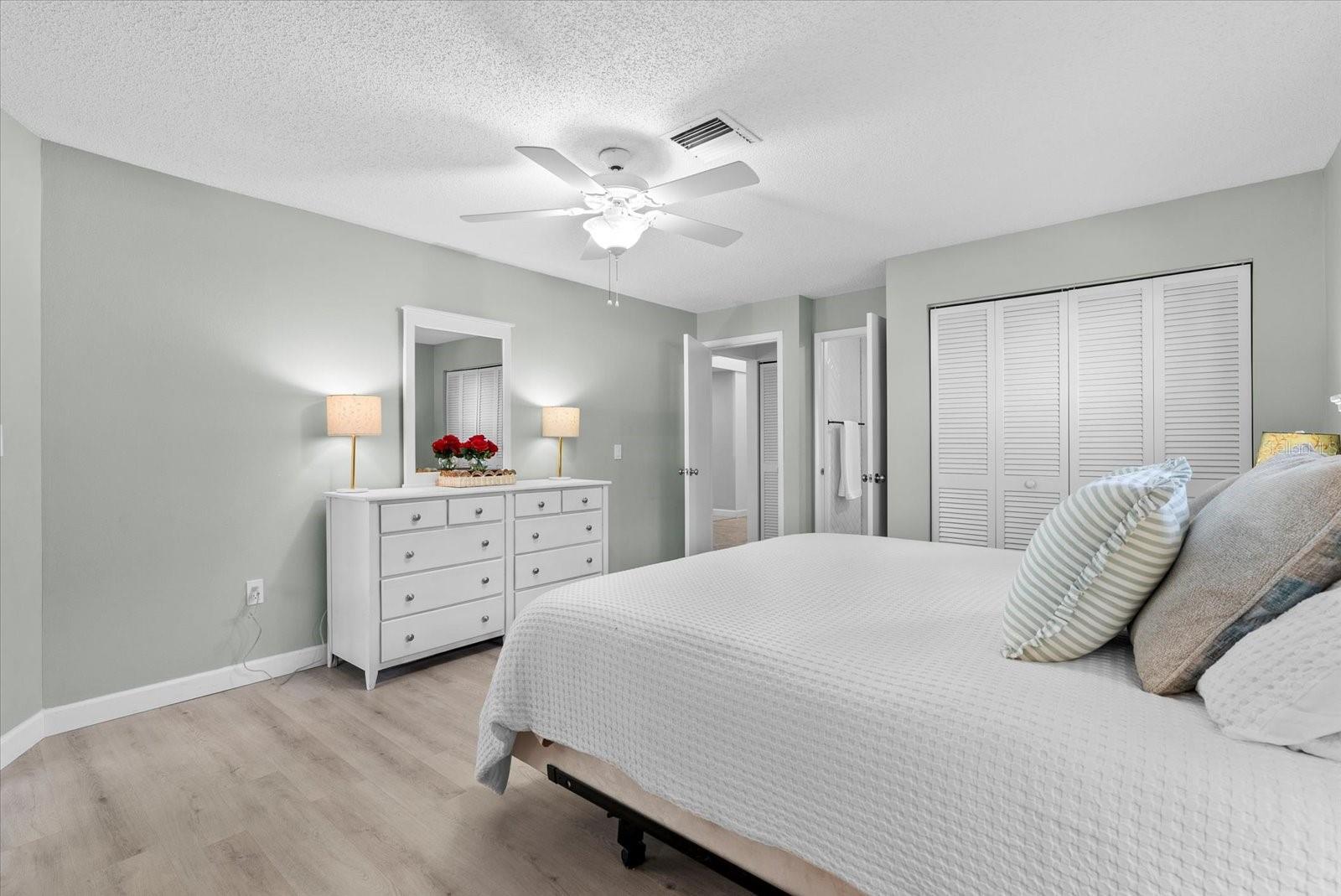 Image 21 of 71 For 6304 Sun Eagle Lane 19b