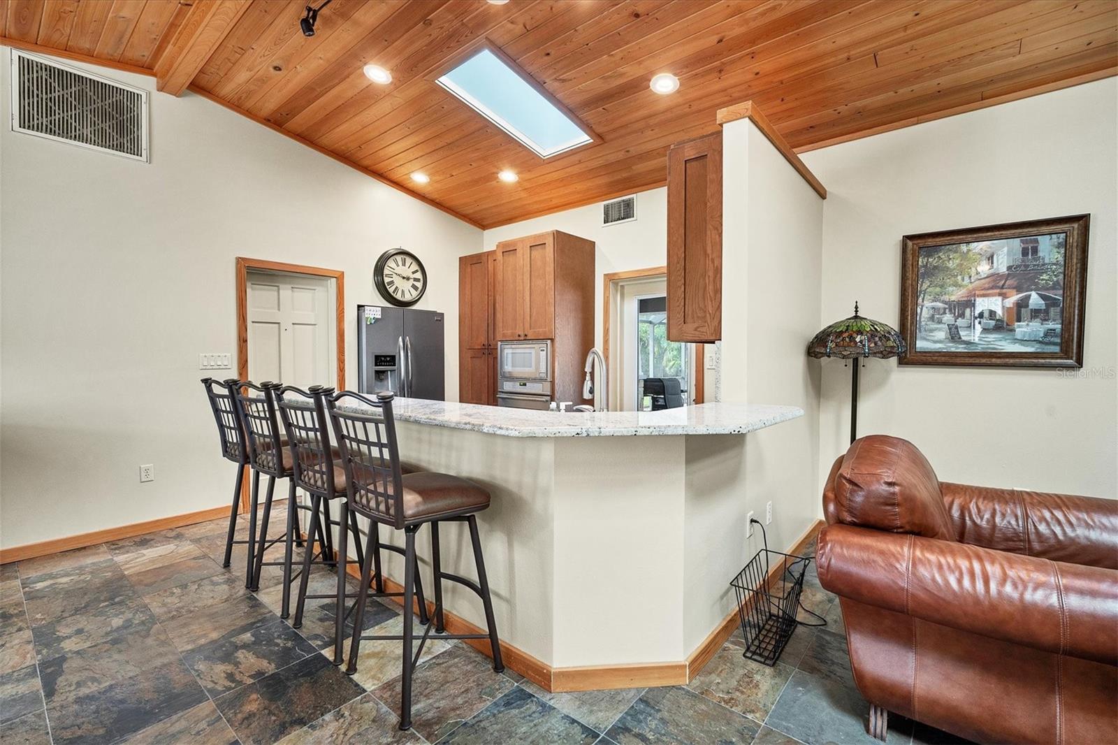 Image 12 of 45 For 416 Sunset Drive