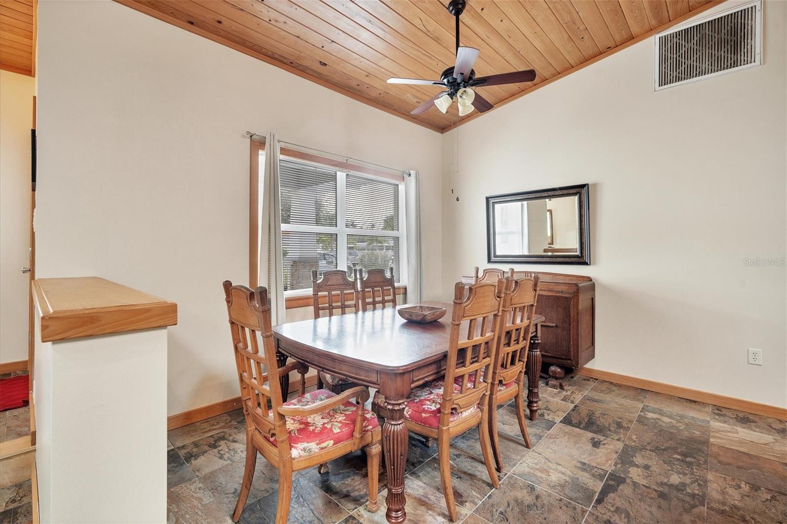 Image 13 of 45 For 416 Sunset Drive