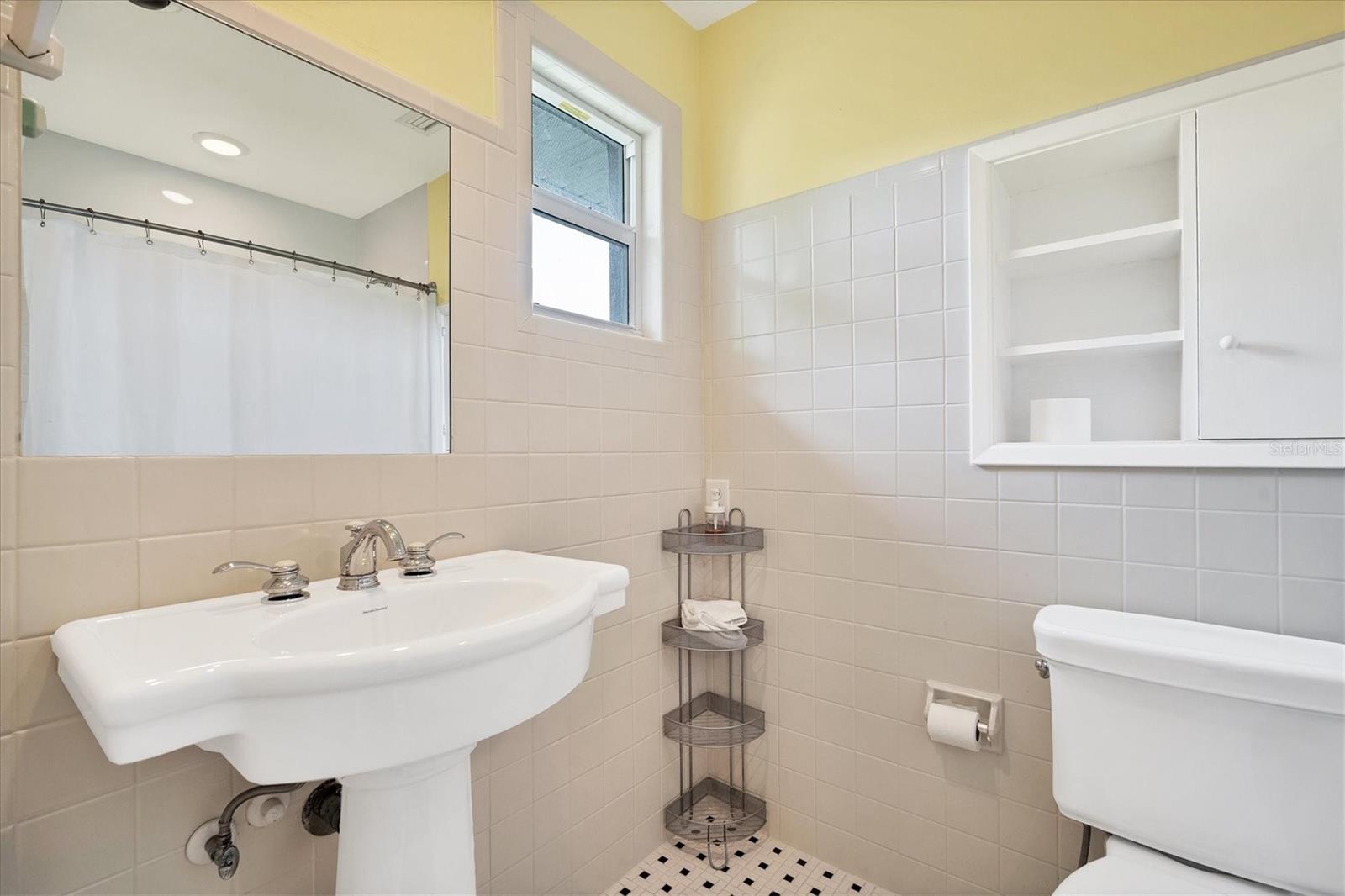 Image 21 of 45 For 416 Sunset Drive