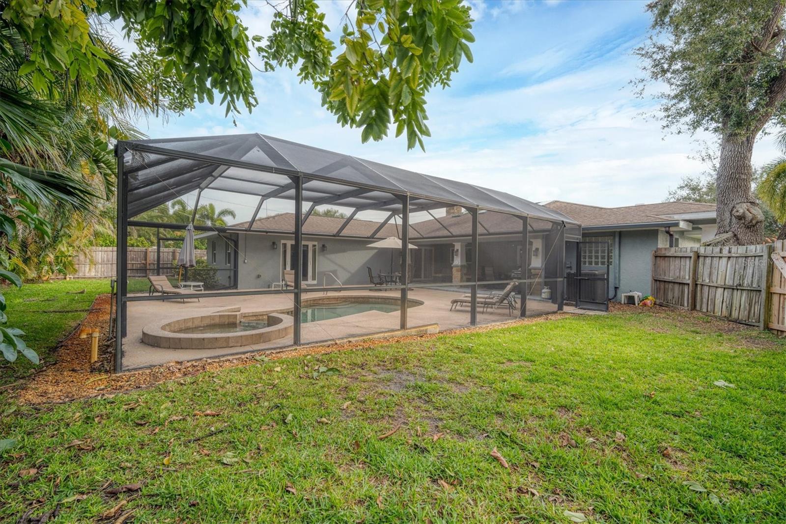 Image 33 of 45 For 416 Sunset Drive