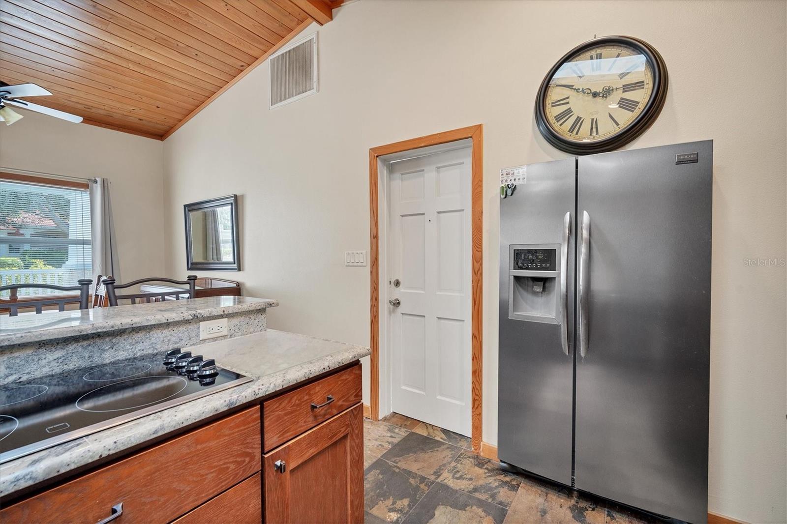 Image 9 of 45 For 416 Sunset Drive