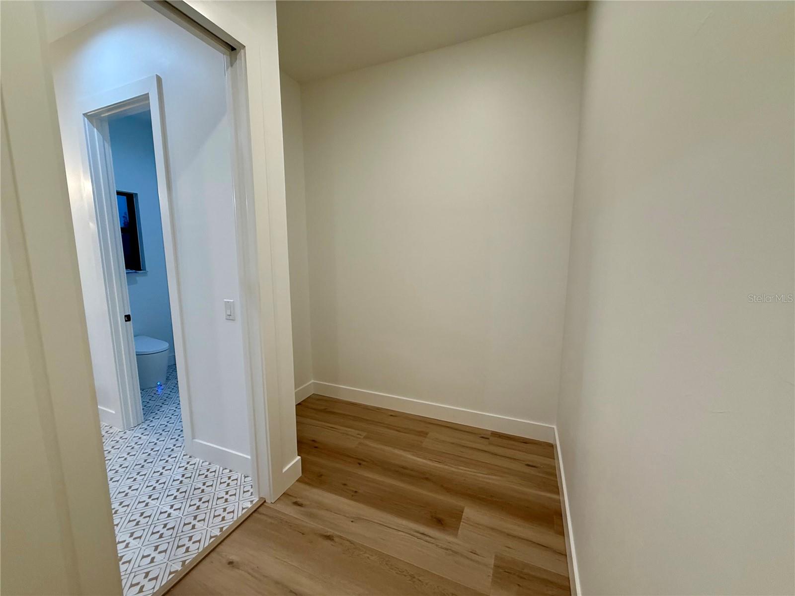 Image 23 of 50 For 520 Woodstork Lane