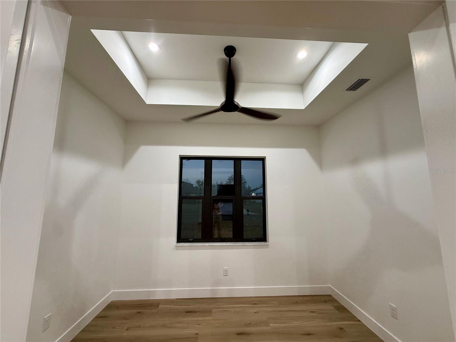 Image 31 of 50 For 520 Woodstork Lane