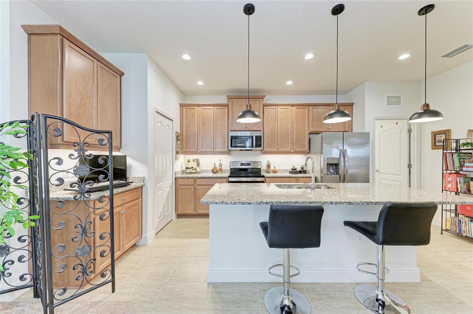 Image 17 of 70 For 12807 Seasong Terrace