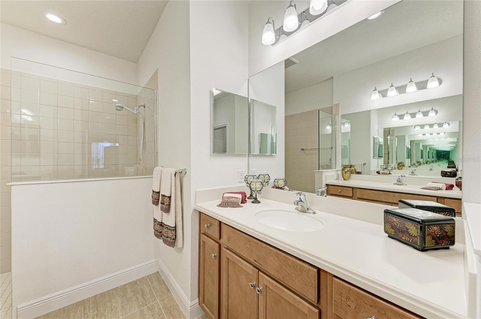 Image 31 of 70 For 12807 Seasong Terrace