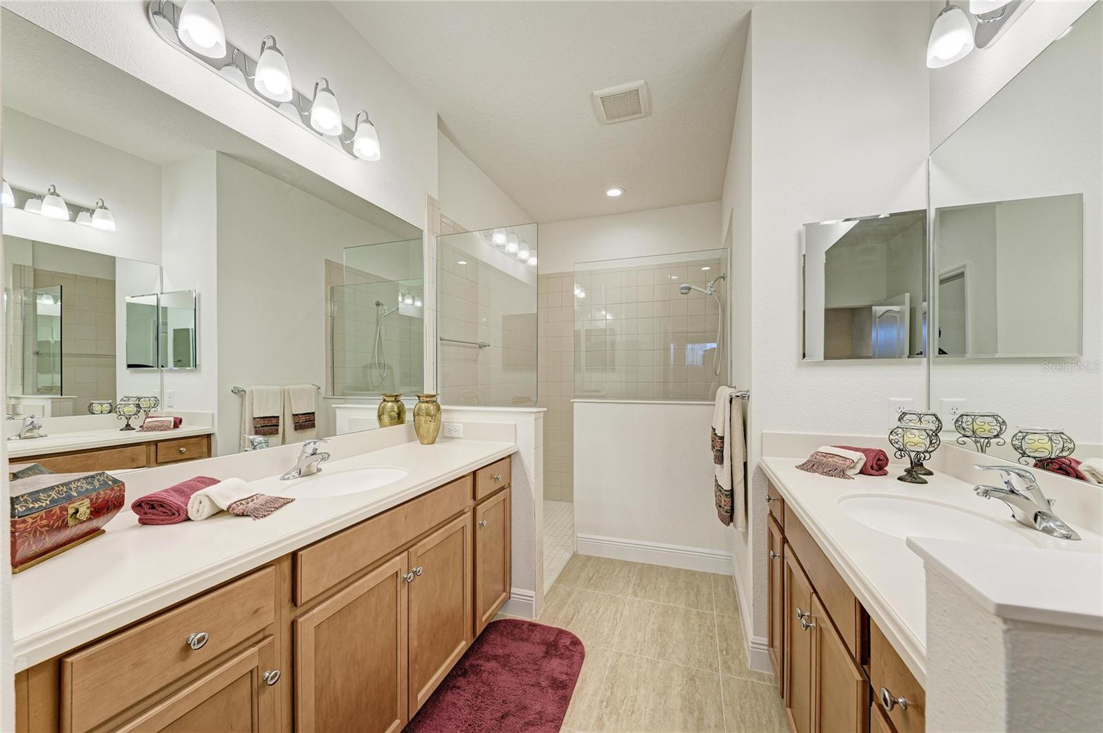 Image 32 of 70 For 12807 Seasong Terrace