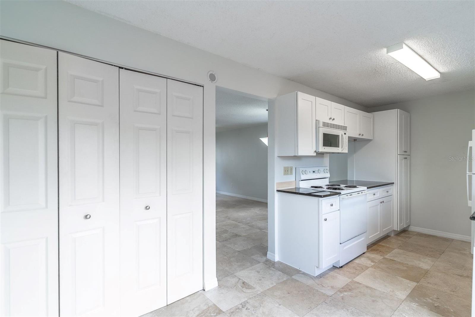 Image 11 of 45 For 1712 Silver Creek Court 99