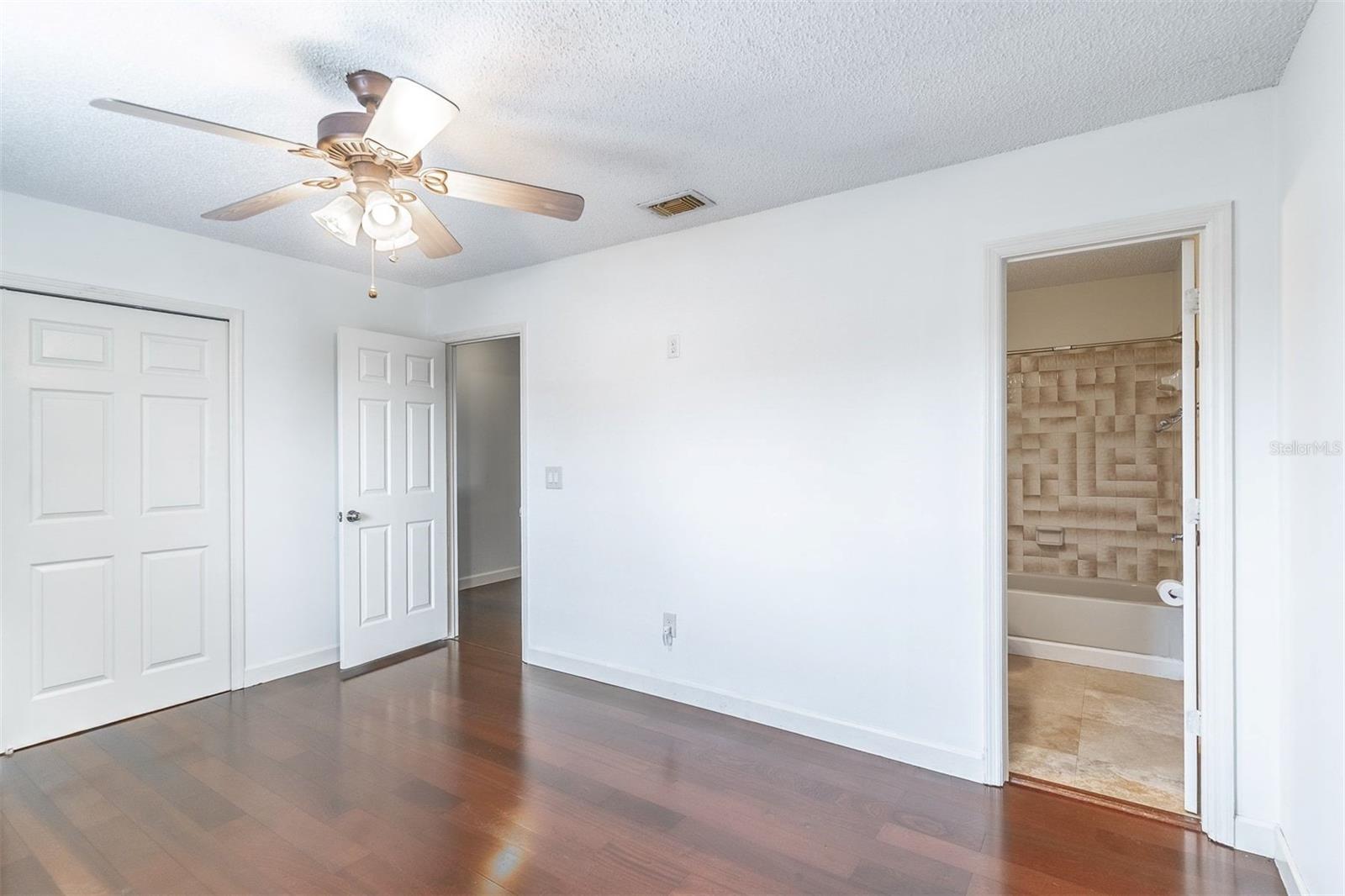 Image 18 of 45 For 1712 Silver Creek Court 99