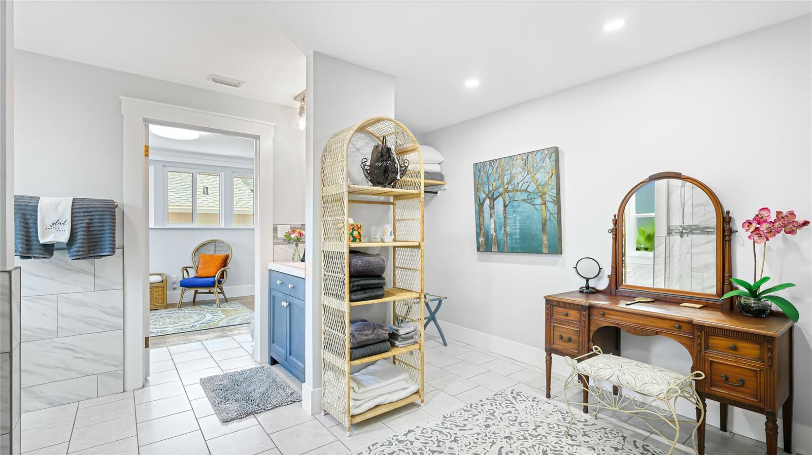 Image 23 of 33 For 112 16th Street W