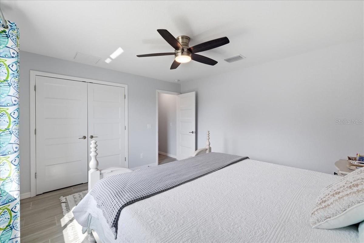 Image 23 of 41 For 12 Idle Court