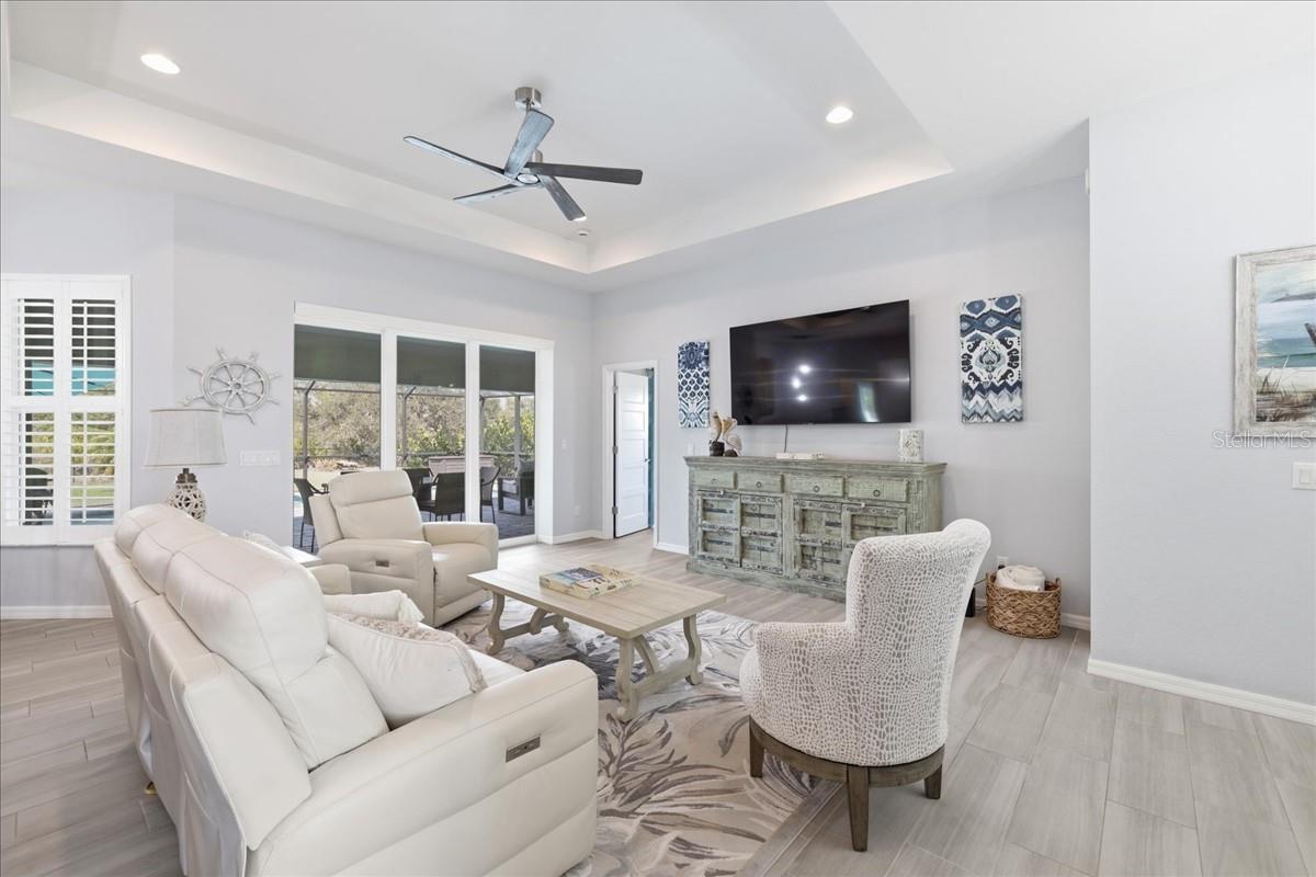 Image 6 of 41 For 12 Idle Court