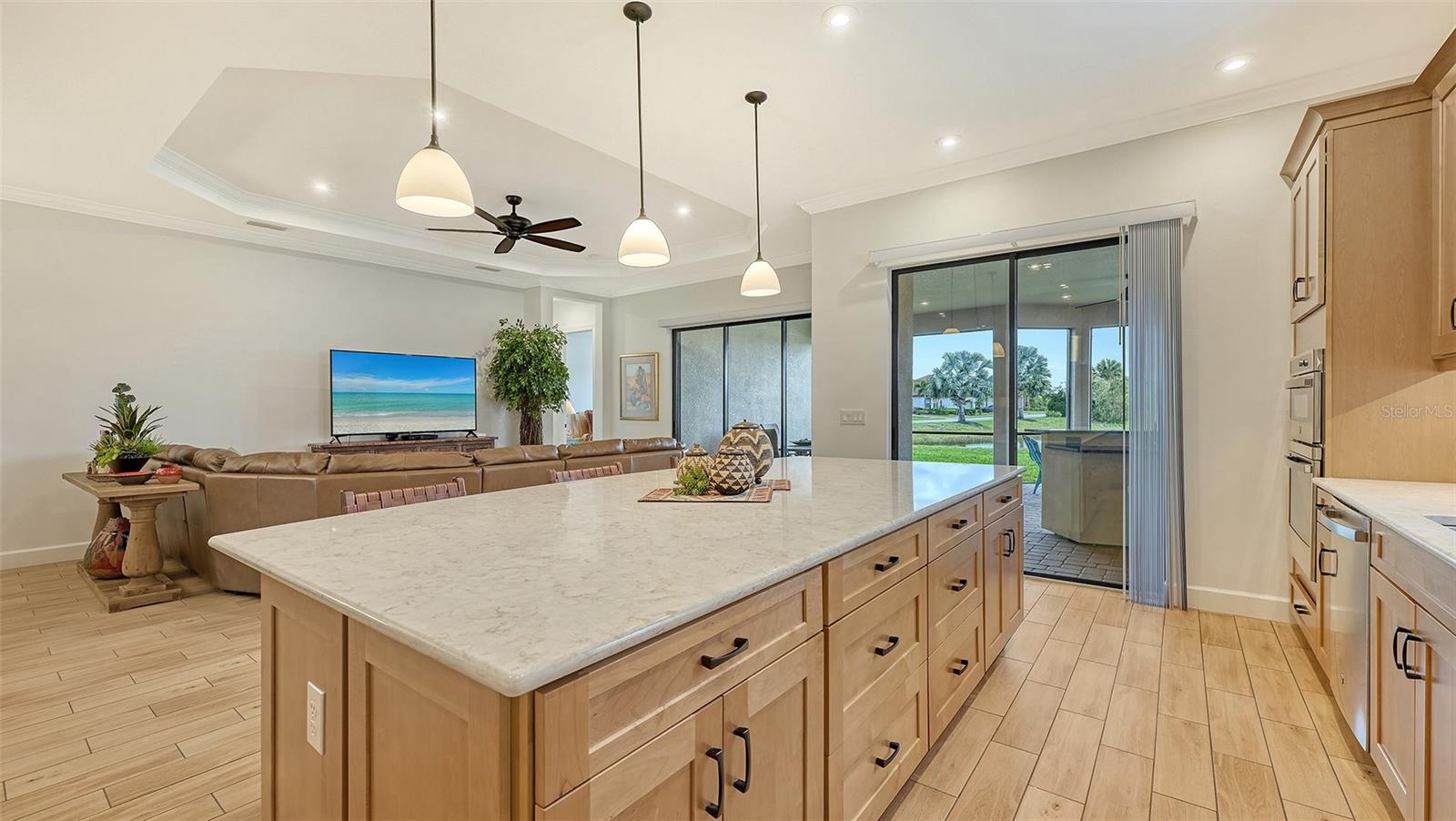 Image 16 of 75 For 4719 Cassio Court
