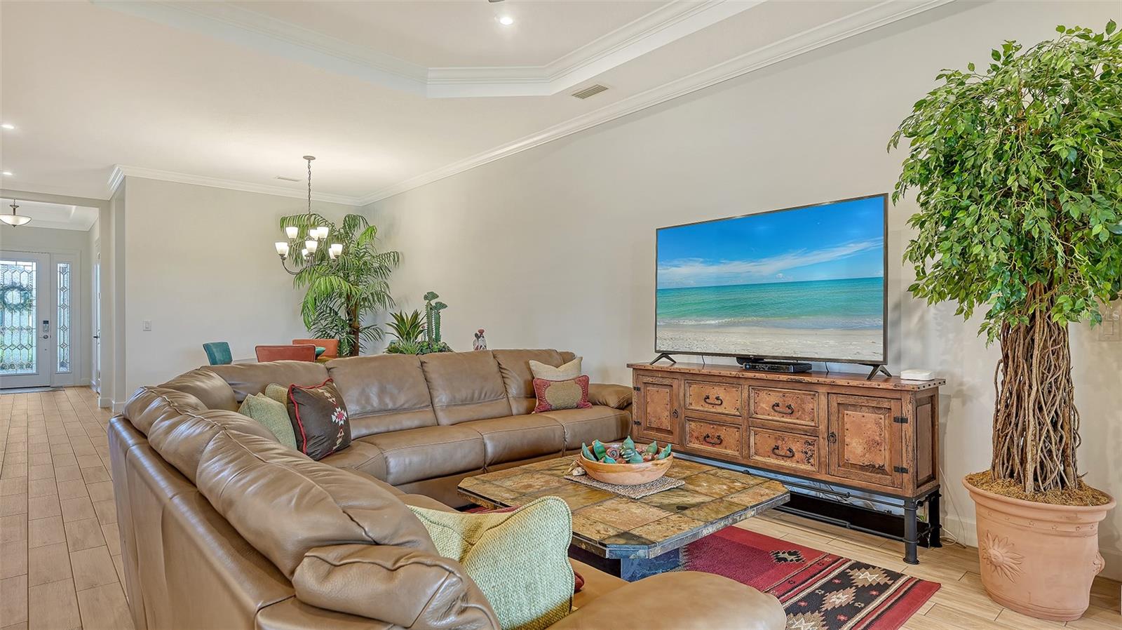 Image 20 of 75 For 4719 Cassio Court