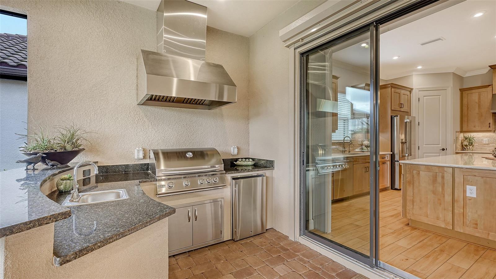 Image 36 of 75 For 4719 Cassio Court