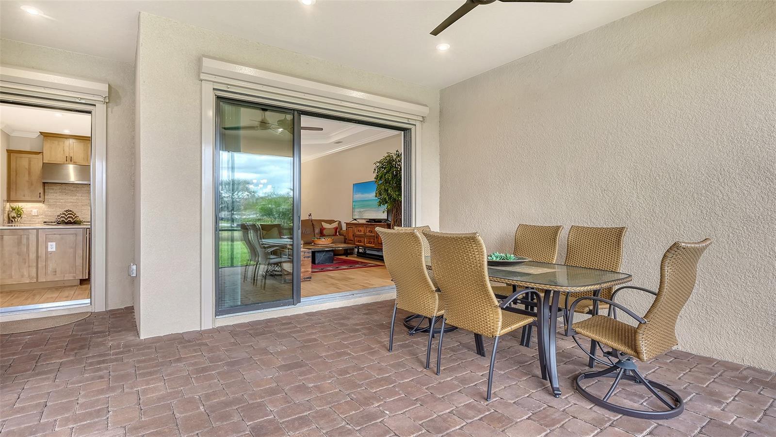 Image 38 of 75 For 4719 Cassio Court