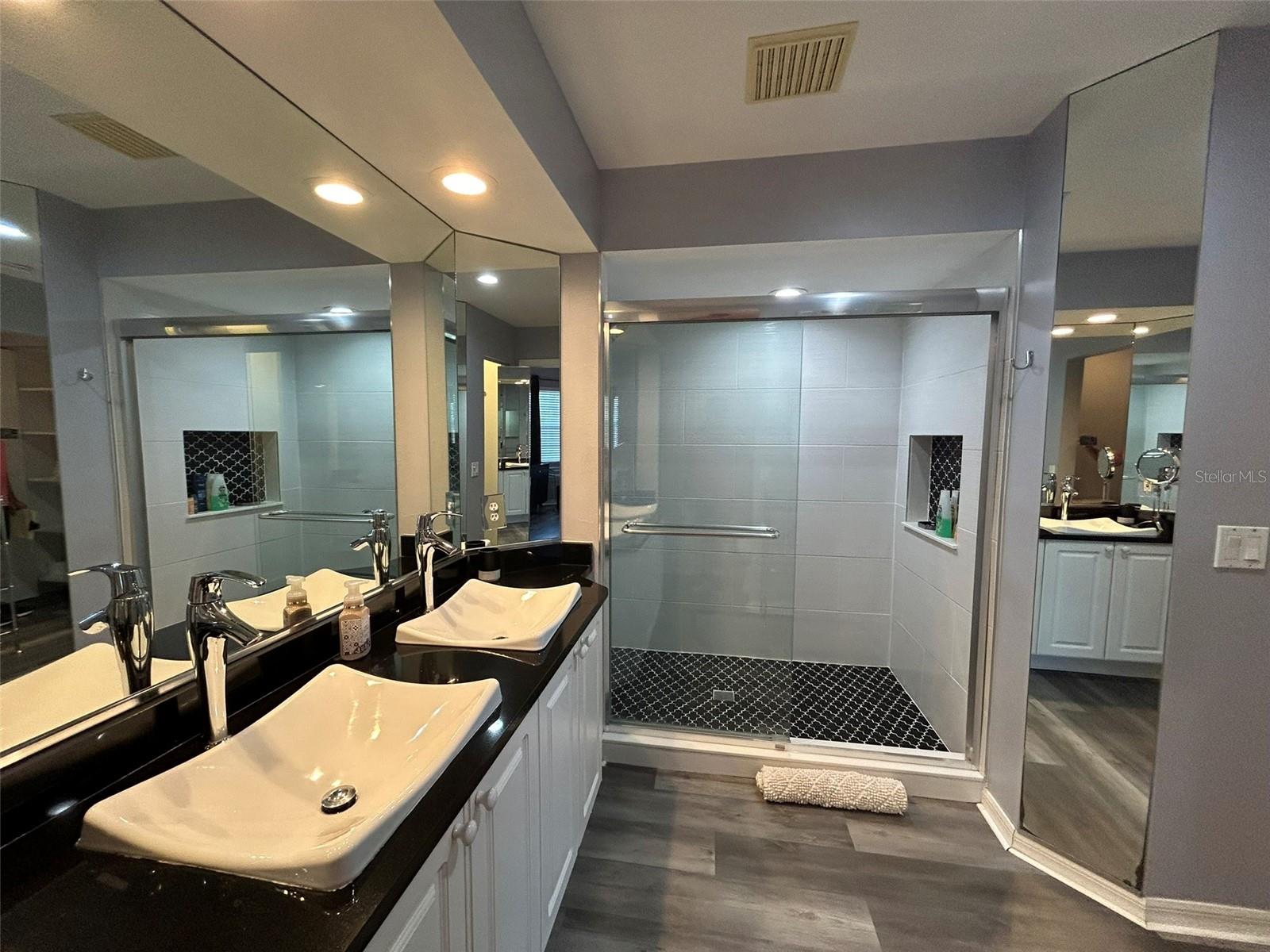 Image 21 of 27 For 3701 54th Drive W 201