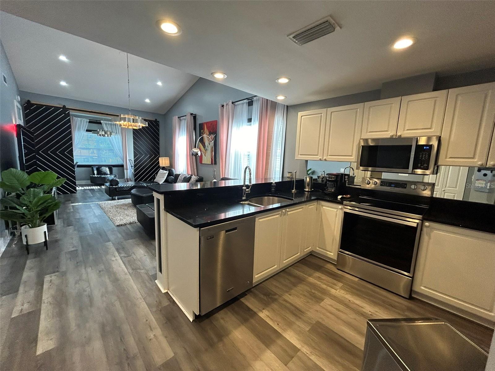 Image 4 of 27 For 3701 54th Drive W 201