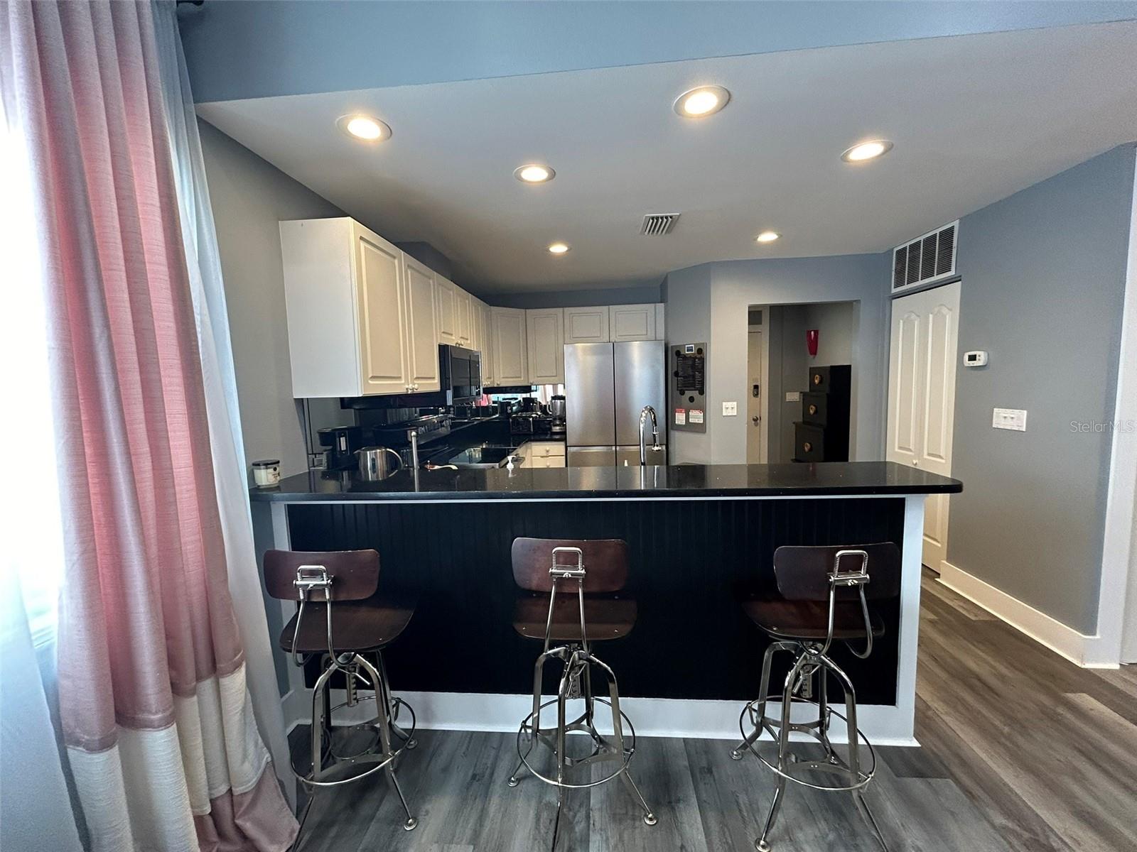 Image 6 of 27 For 3701 54th Drive W 201