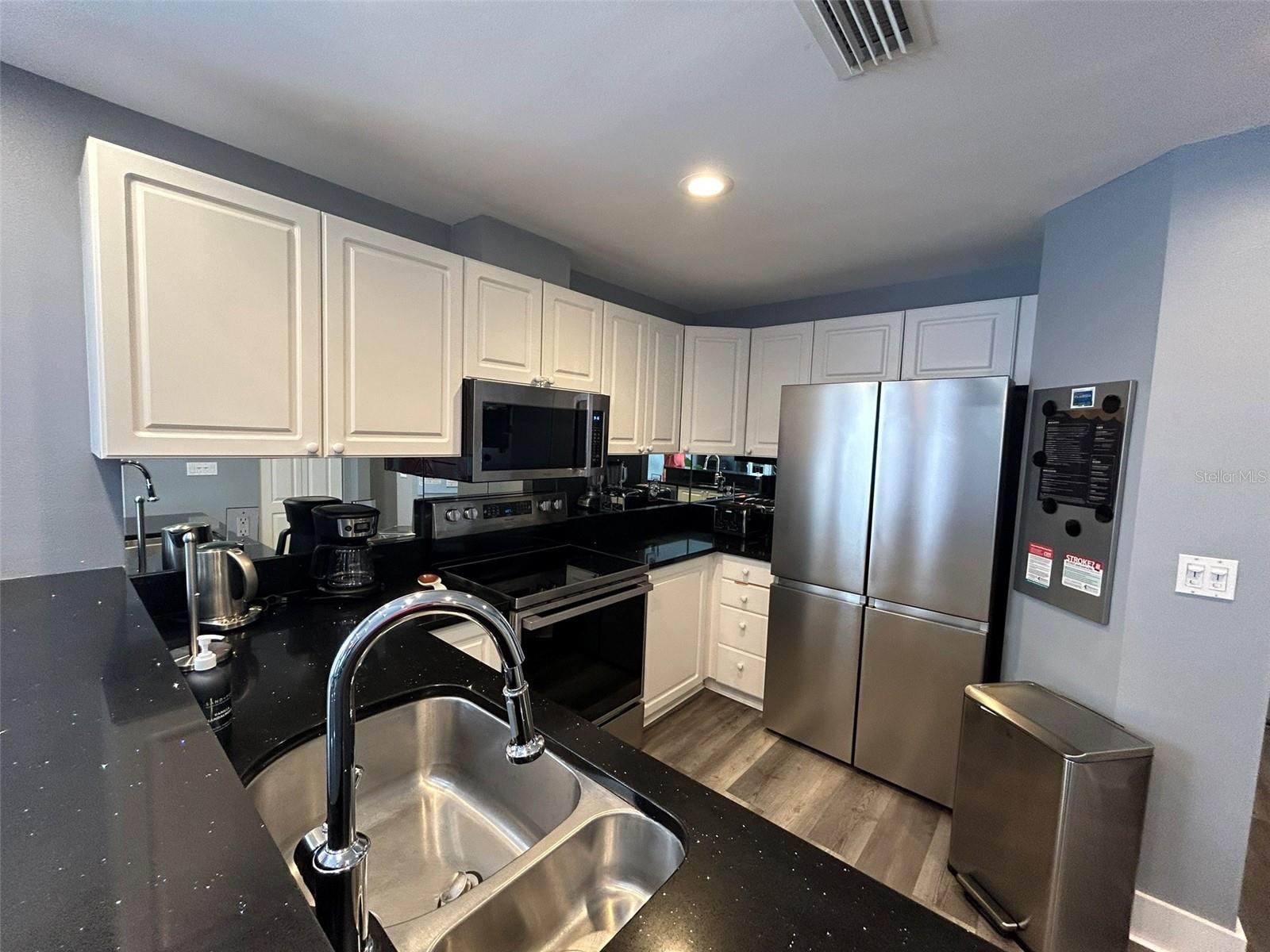 Image 7 of 27 For 3701 54th Drive W 201