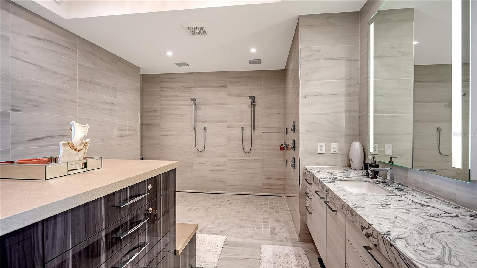 Image 31 of 59 For 401 Quay Commons 805