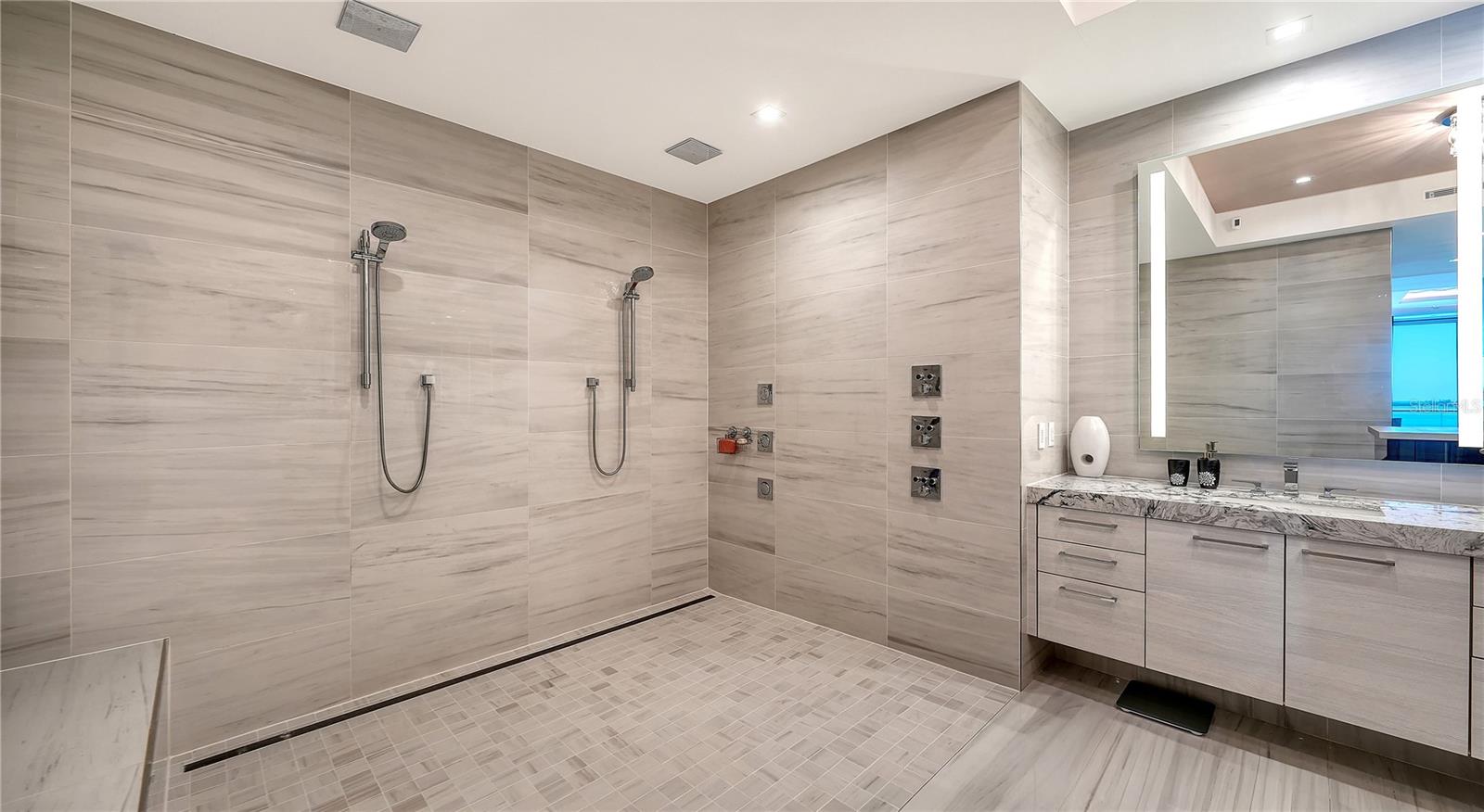 Image 32 of 59 For 401 Quay Commons 805