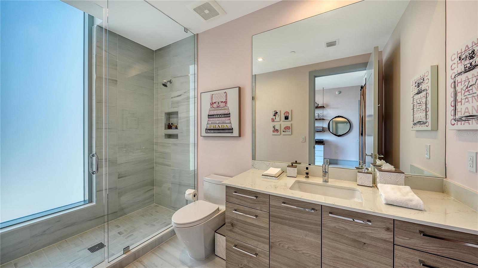 Image 43 of 59 For 401 Quay Commons 805