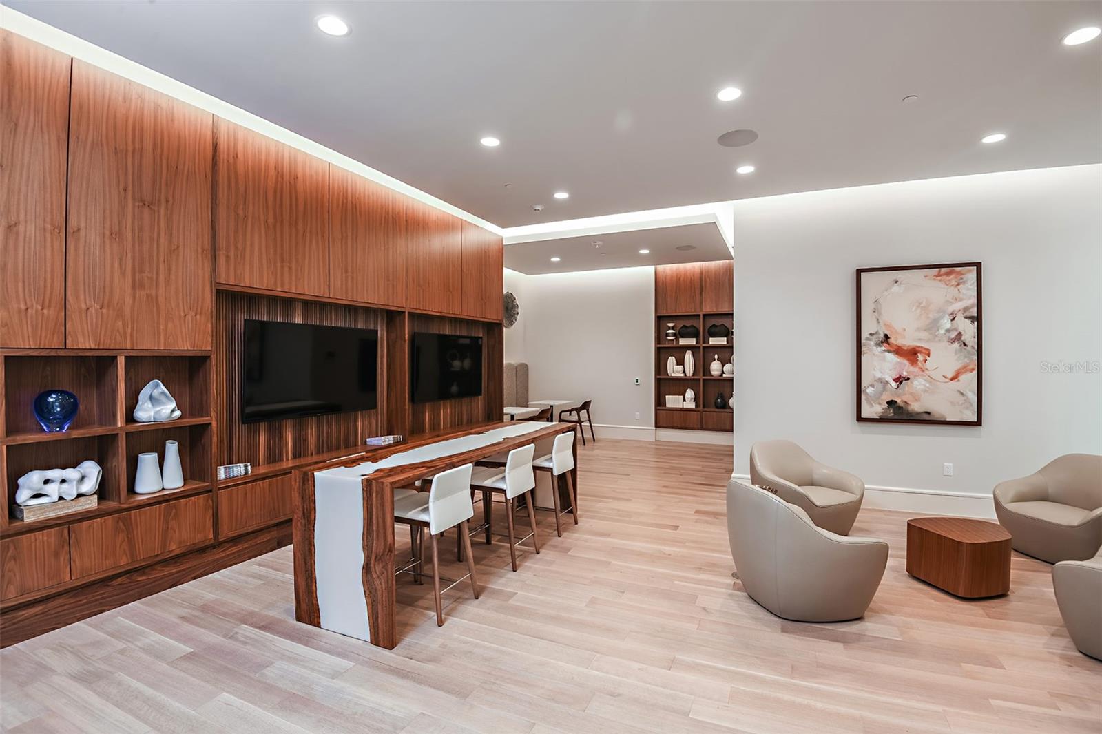 Image 50 of 59 For 401 Quay Commons 805