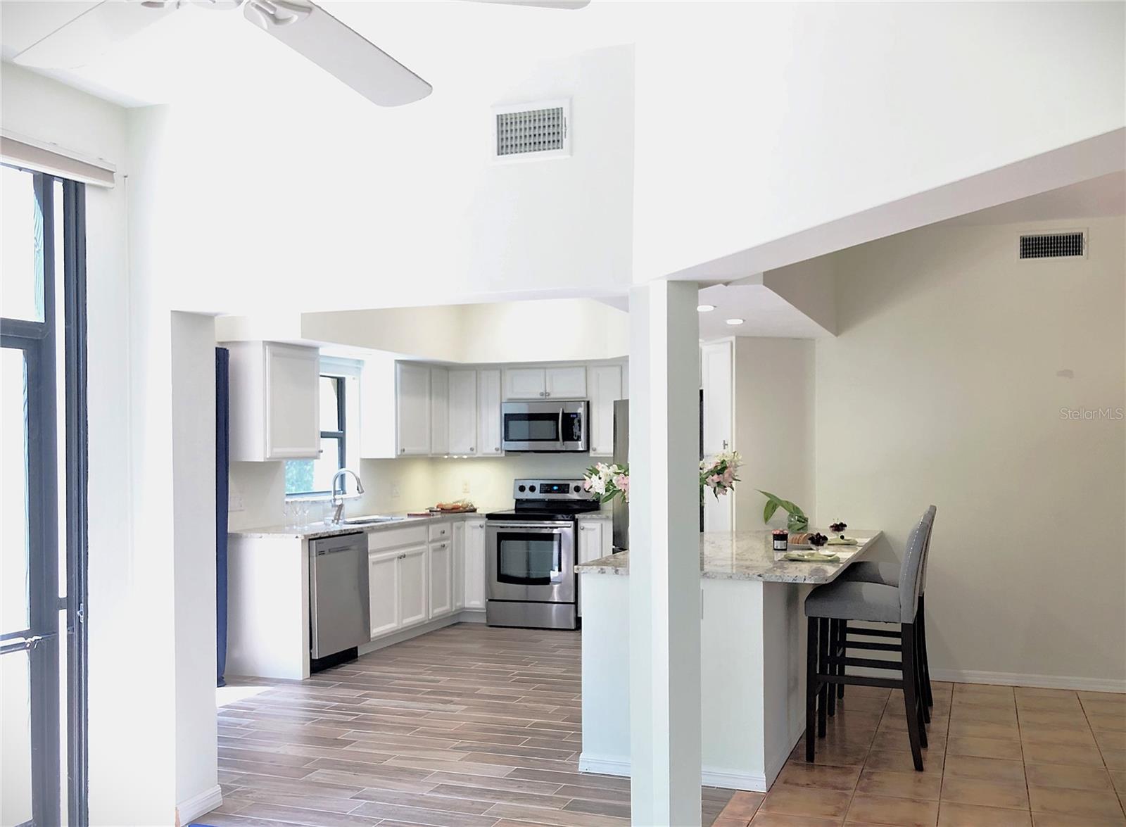 Image 15 of 64 For 1664 Starling Drive 101