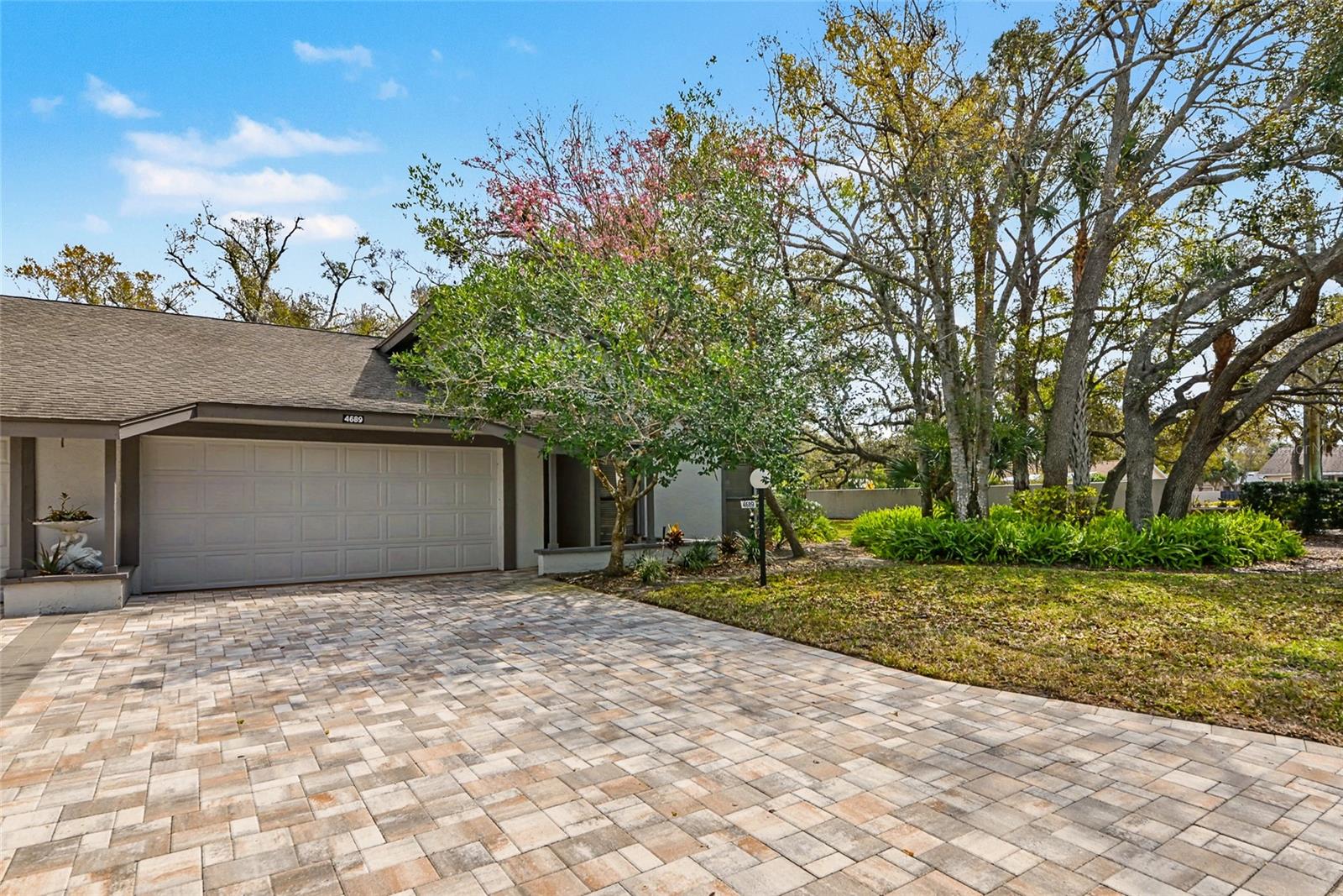 Details for 4689 Oak Forest Drive E 1, SARASOTA, FL 34231