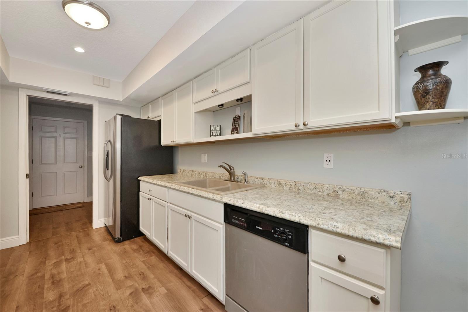 Image 15 of 51 For 4689 Oak Forest Drive E 1