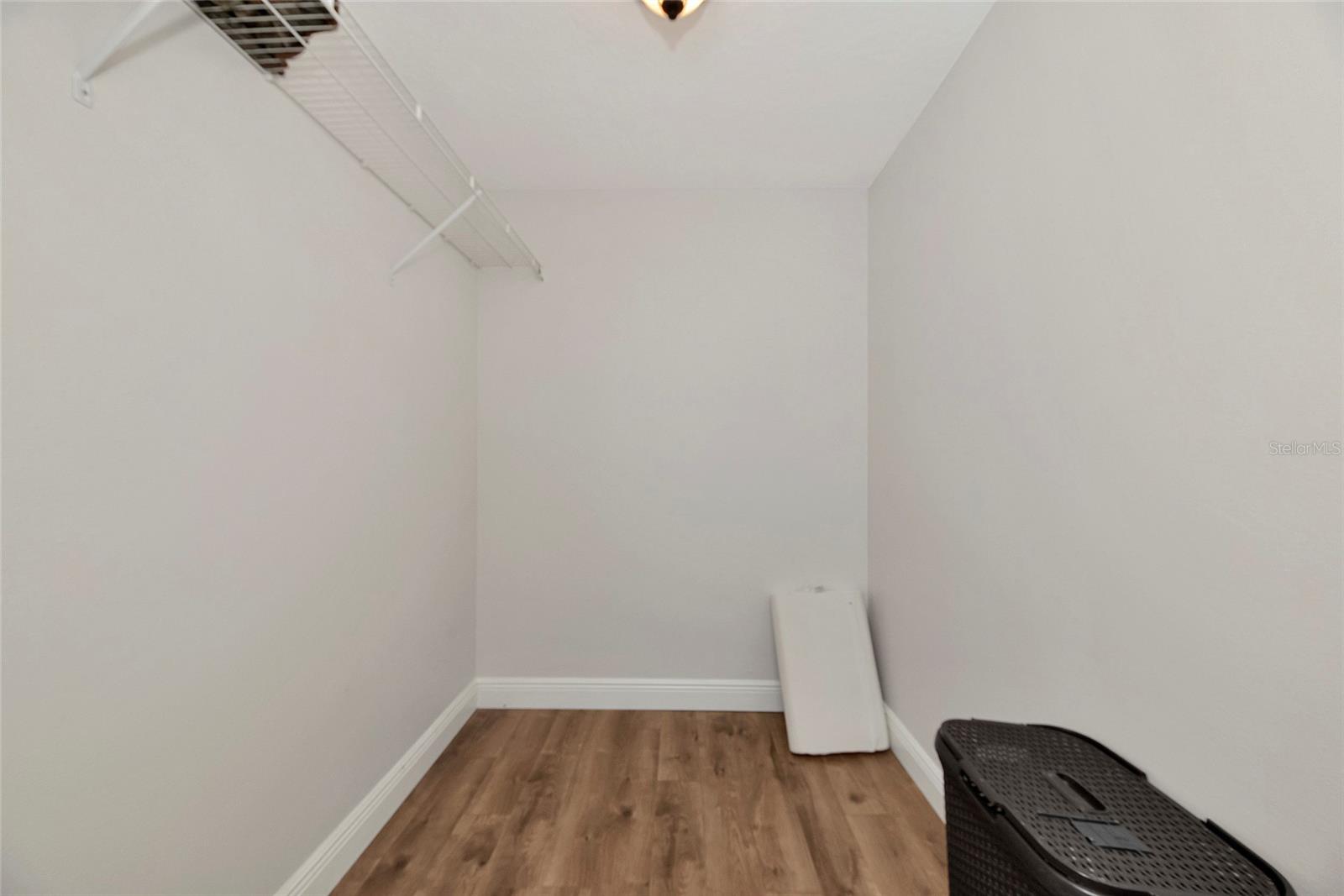 Image 24 of 51 For 4689 Oak Forest Drive E 1