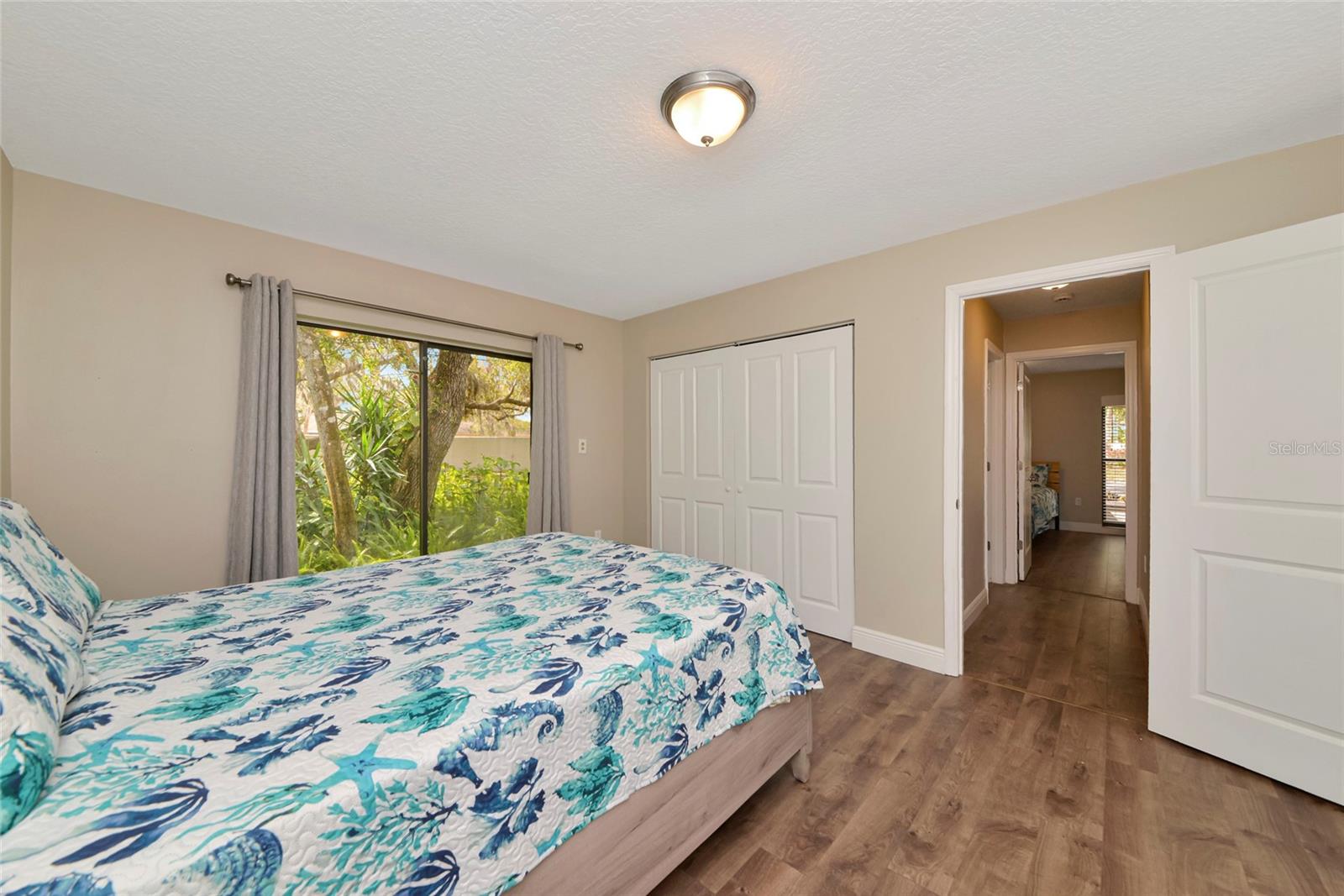 Image 31 of 51 For 4689 Oak Forest Drive E 1