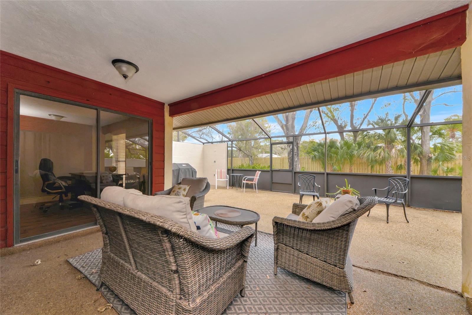 Image 34 of 51 For 4689 Oak Forest Drive E 1