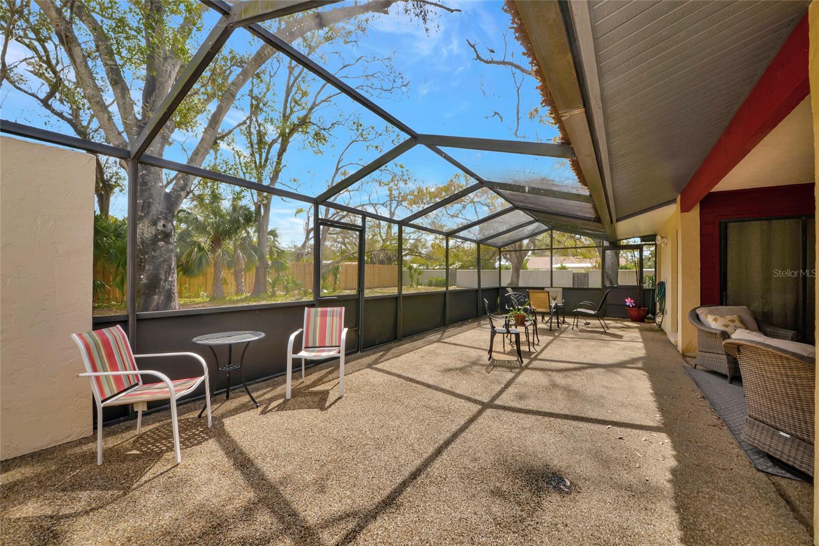 Image 38 of 51 For 4689 Oak Forest Drive E 1