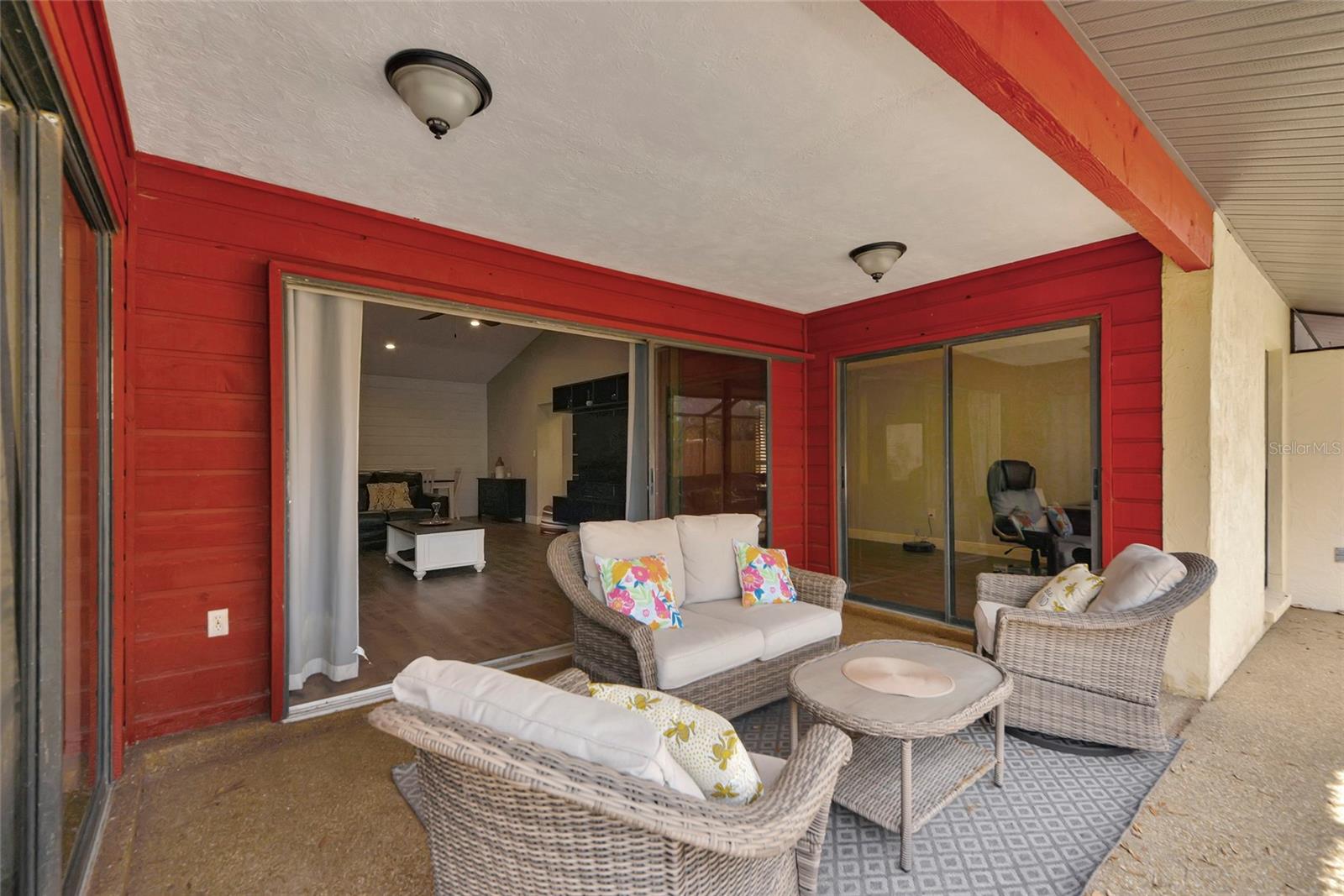 Image 40 of 51 For 4689 Oak Forest Drive E 1