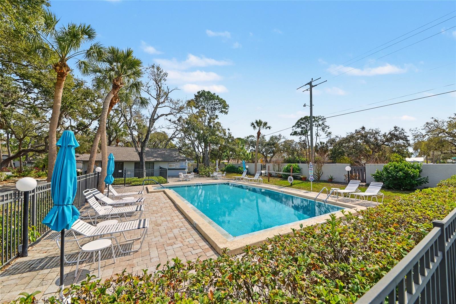 Image 48 of 51 For 4689 Oak Forest Drive E 1