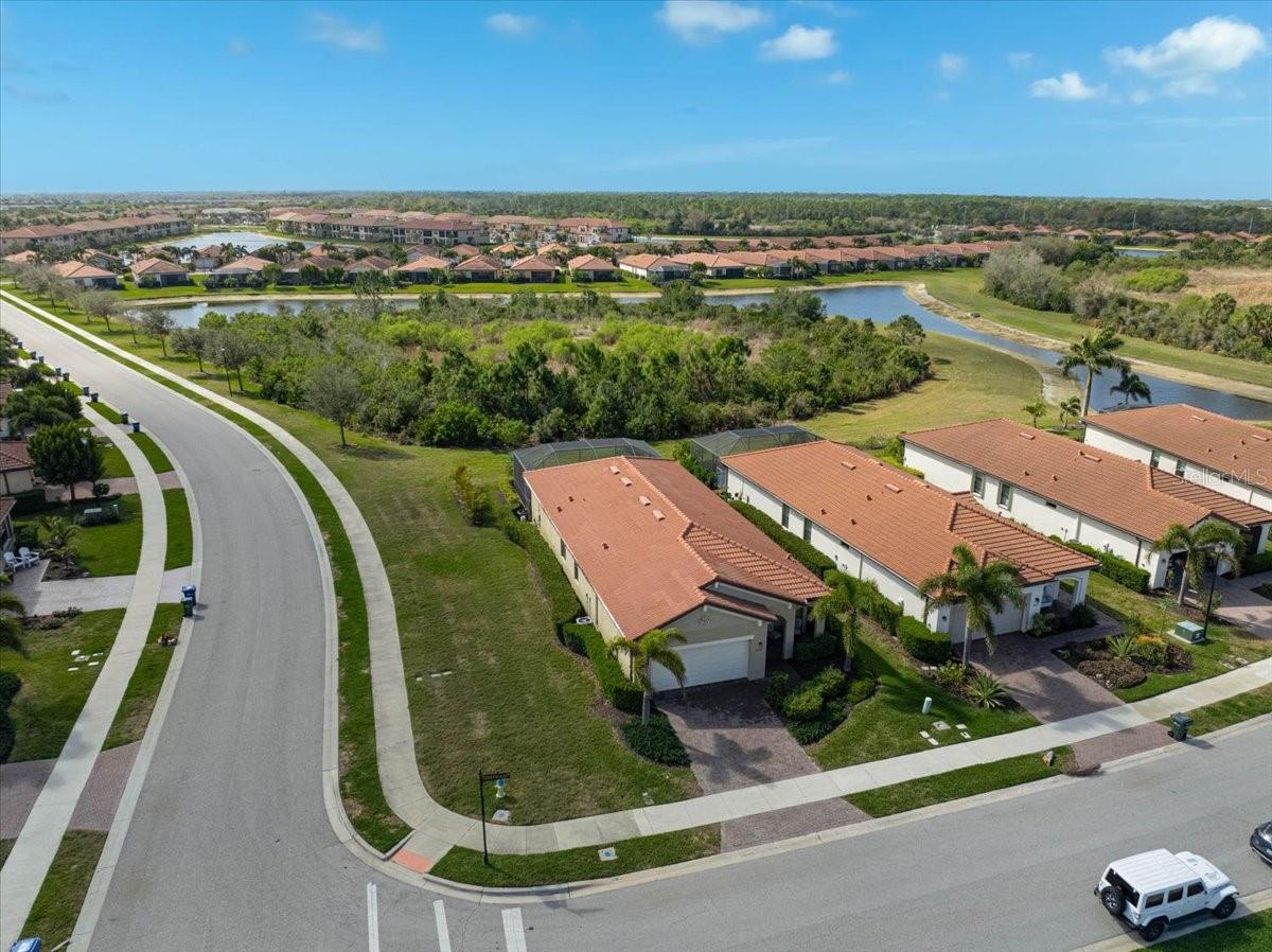 Image 34 of 63 For 10209 Fiddlewood Drive