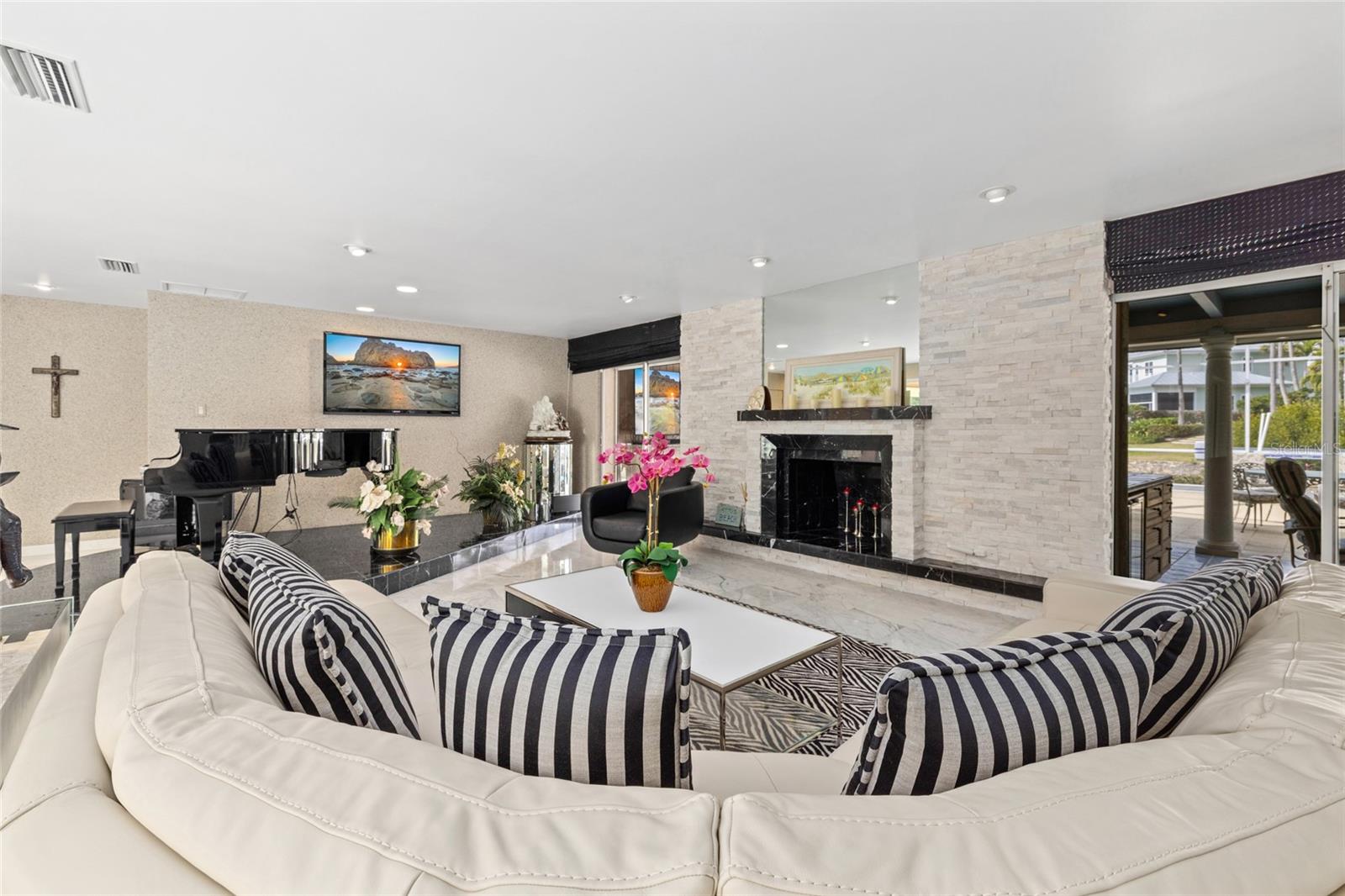 Image 11 of 54 For 1749 Sandalwood Drive