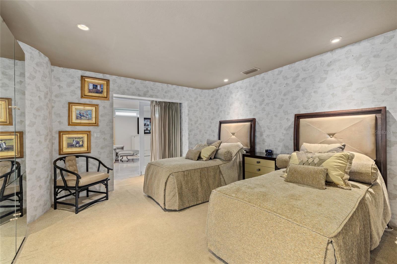 Image 30 of 54 For 1749 Sandalwood Drive