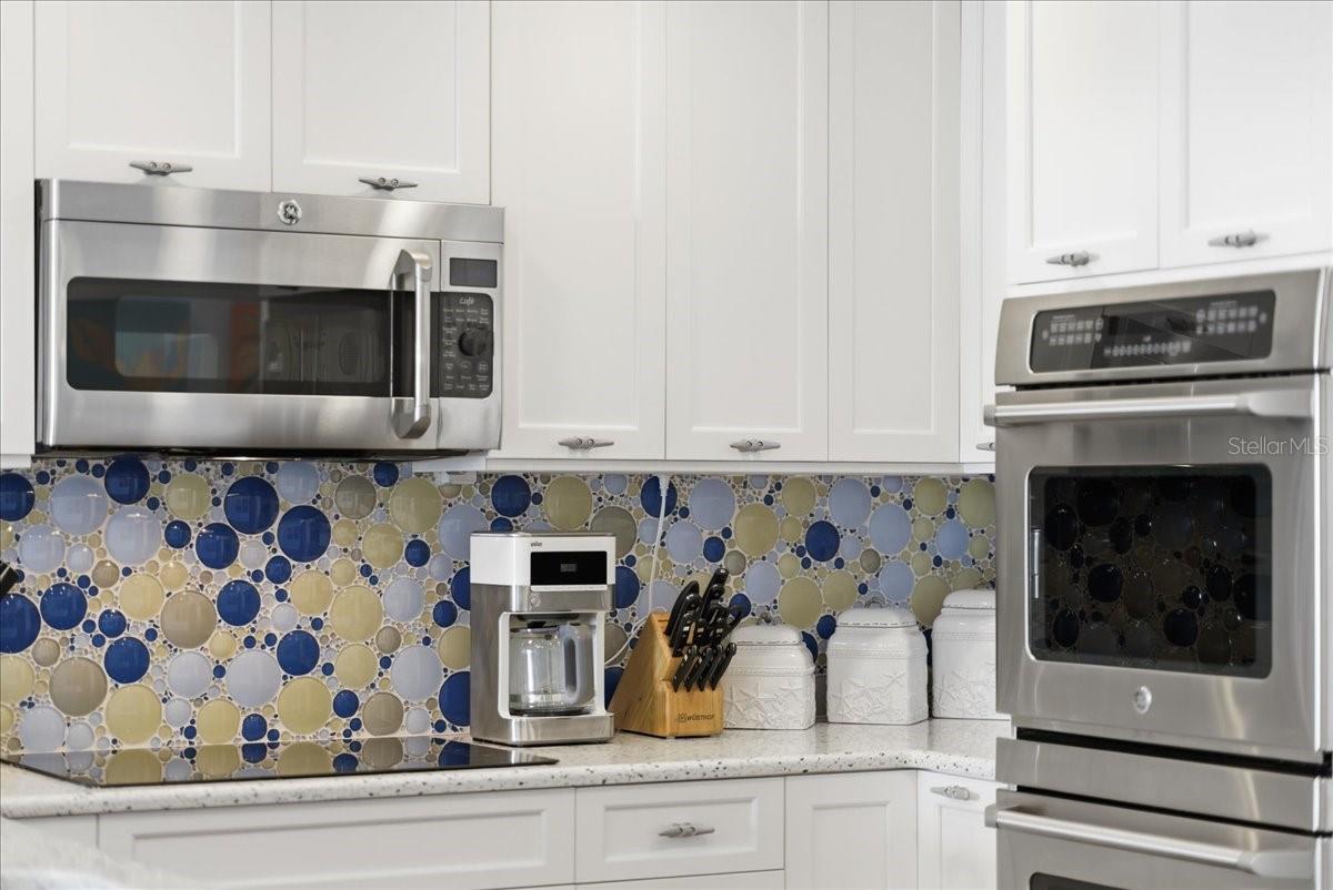 Image 14 of 76 For 7466 Palm Island Drive 2922