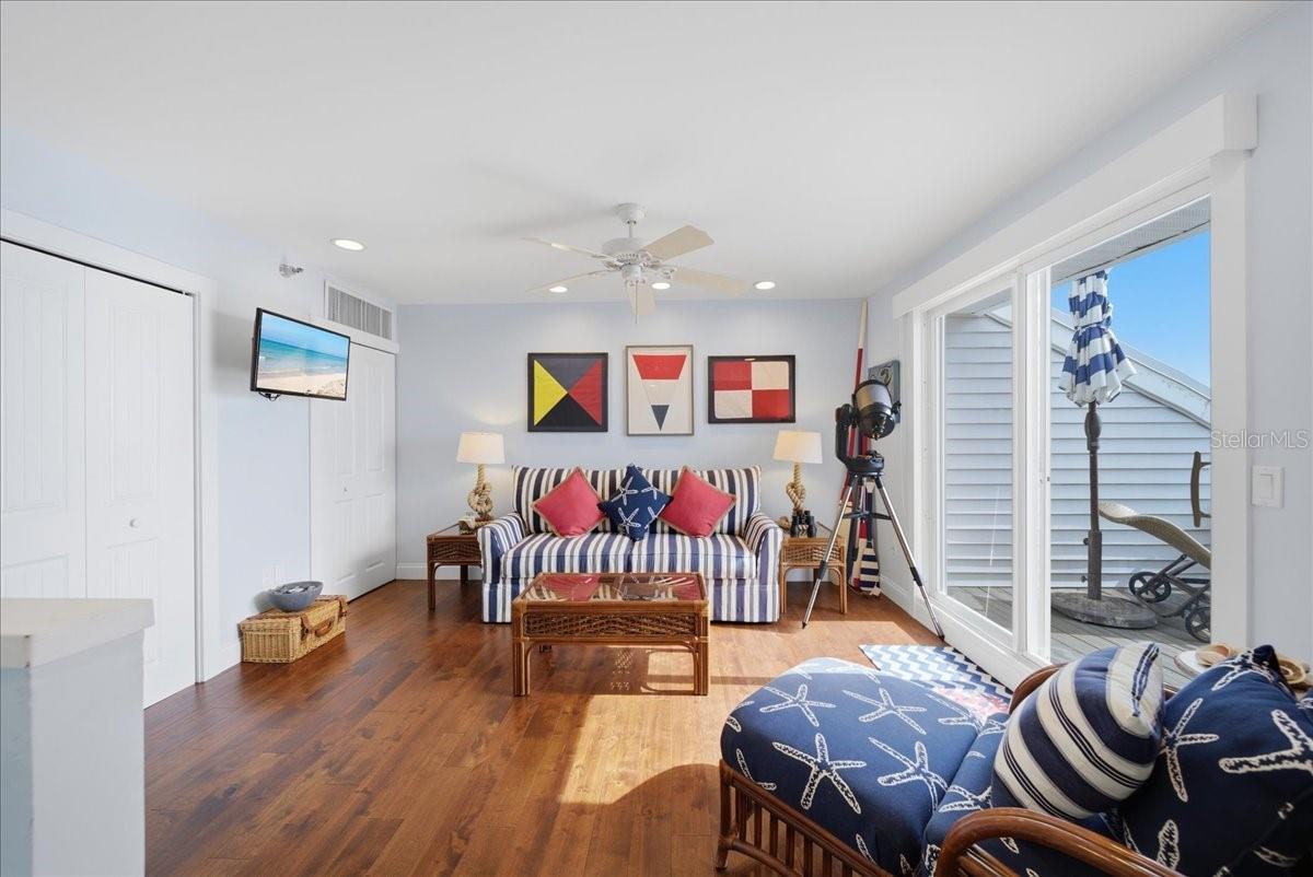 Image 50 of 76 For 7466 Palm Island Drive 2922