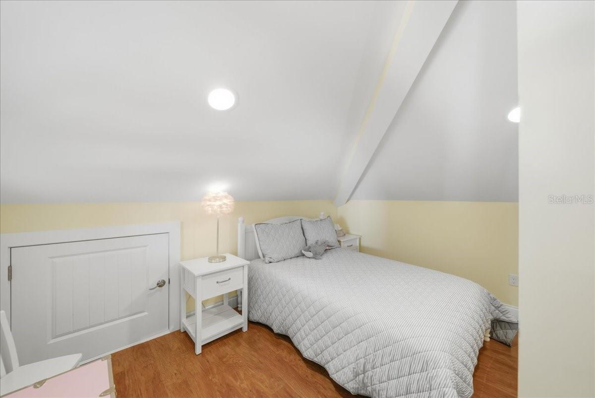 Image 59 of 76 For 7466 Palm Island Drive 2922