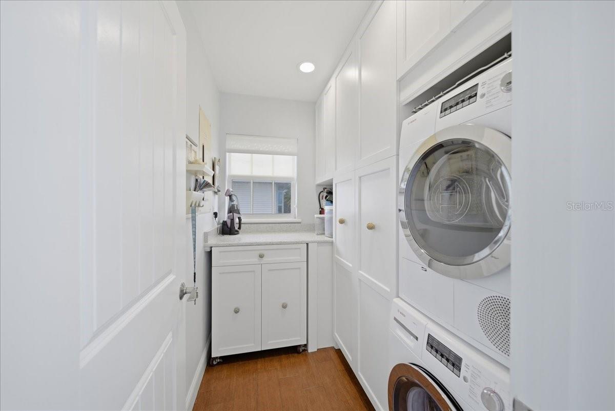 Image 62 of 76 For 7466 Palm Island Drive 2922